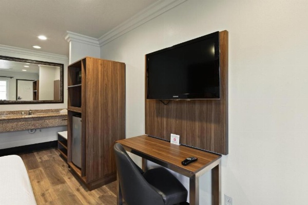 Hyland Inn near Legoland image 26