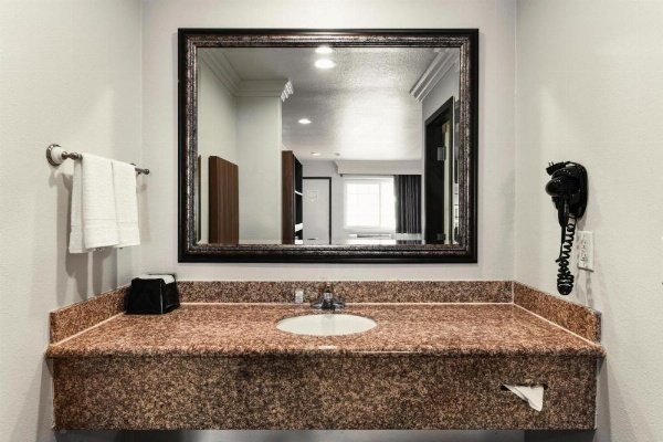 Hyland Inn near Legoland image 27