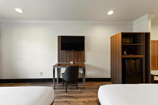 Hyland Inn near Legoland image 31