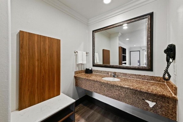 Hyland Inn near Legoland image 35